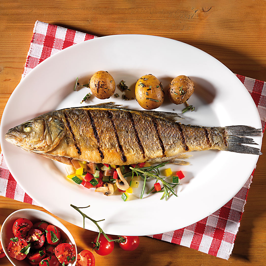 Gegrillter Wolfsbarsch mit Rosmarinkartoffeln