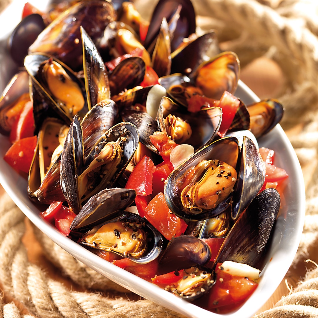Miesmuscheln in Tomaten-Knoblauch-Sud