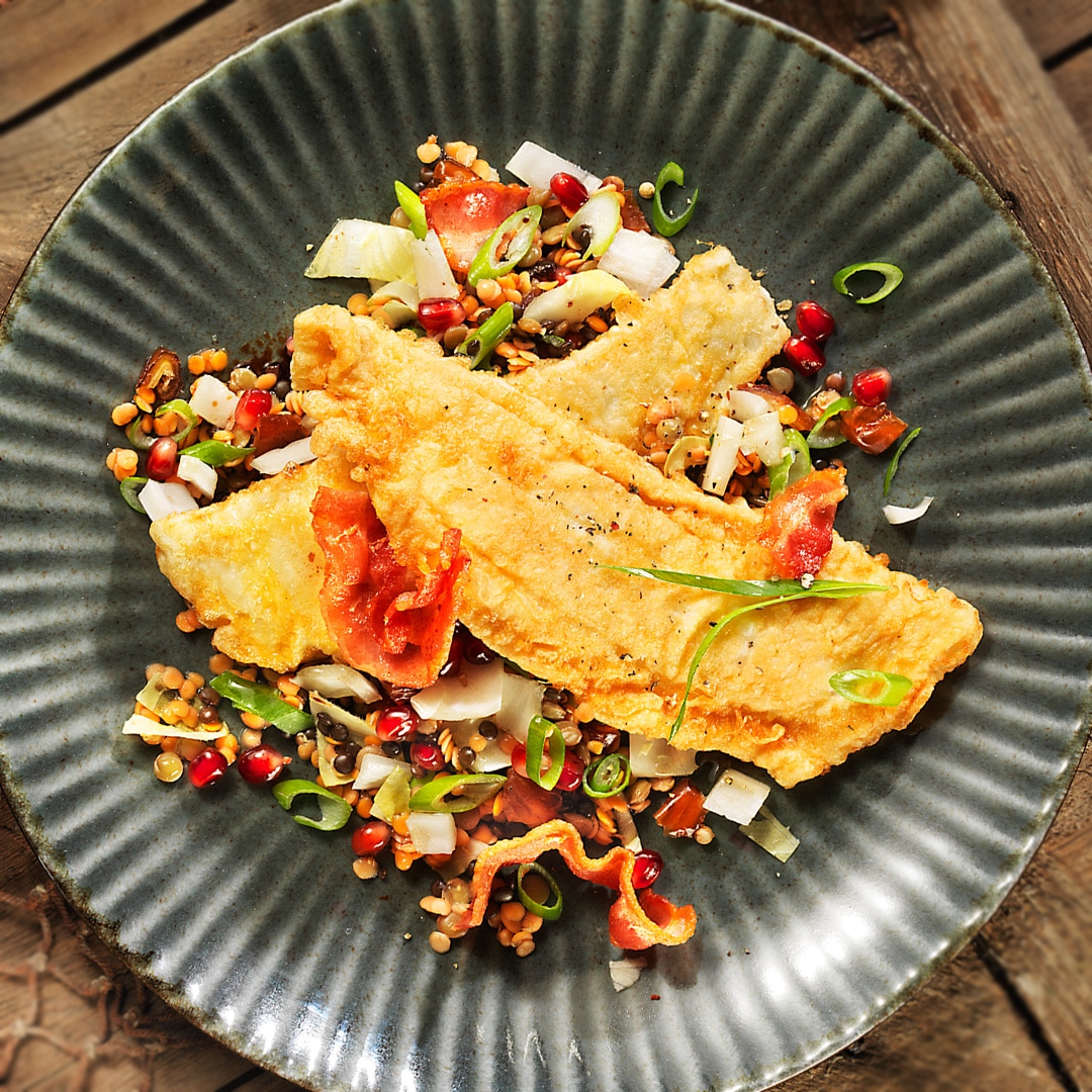 Schollenfilet in Eihülle mit Linsensalat